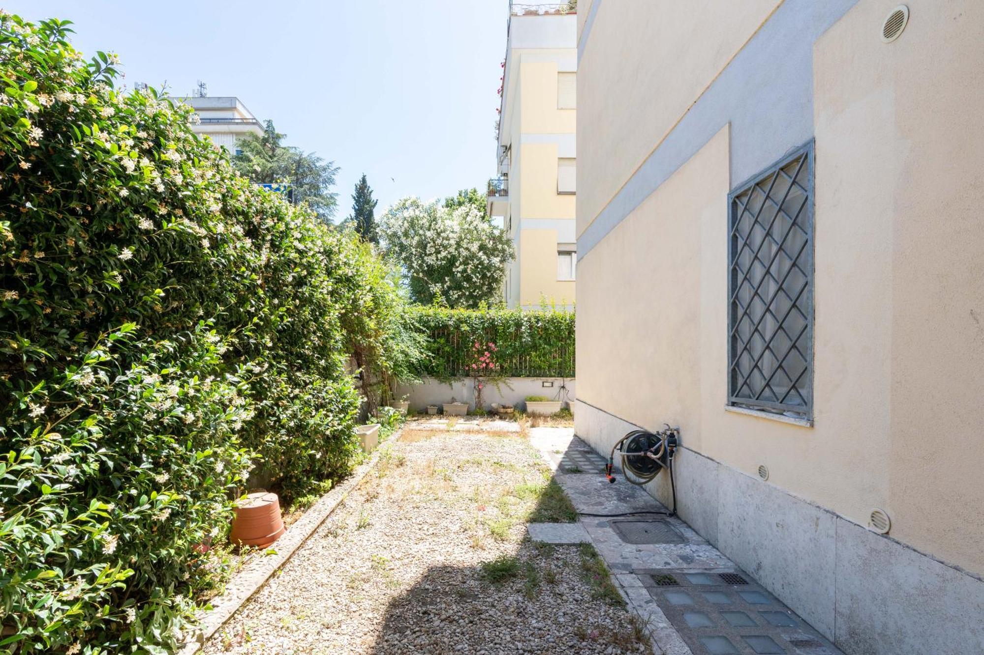 Roma-gemelli - Free Parking - Private Garden Apartment *